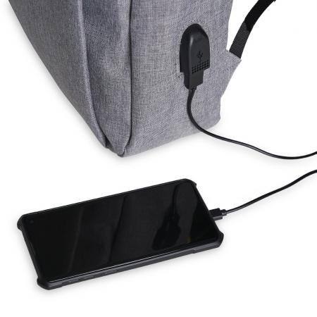 Mochila de Nylon 21L USB CB 1320C